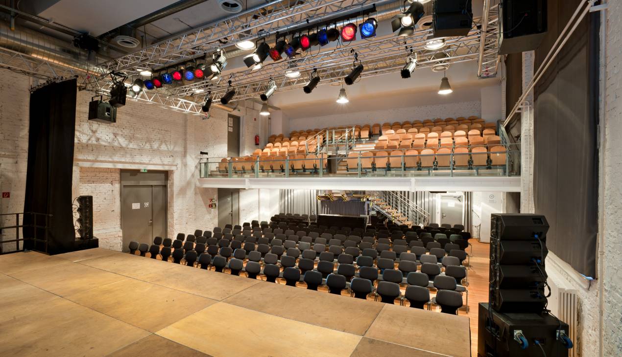 Malersaal_bestuhlt_original